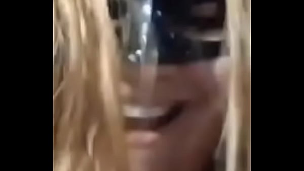 Aí corno eu vou gozar na rola dele, posso ?