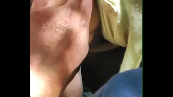 cocu de mari regarde sa chienne de femme se faire défoncée en dogging