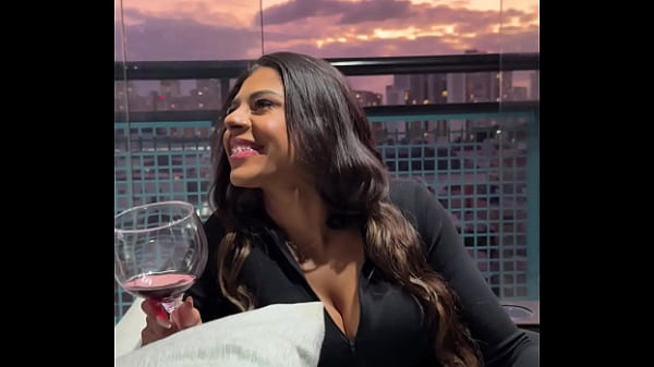 Comi gostoso a casadinha safada e muito gostosa, mulher do meu chefe! Fui na casa do meu chefe chegando lá a esposa gostosa, ficou doida pelo meu pau. Fudemos muito.