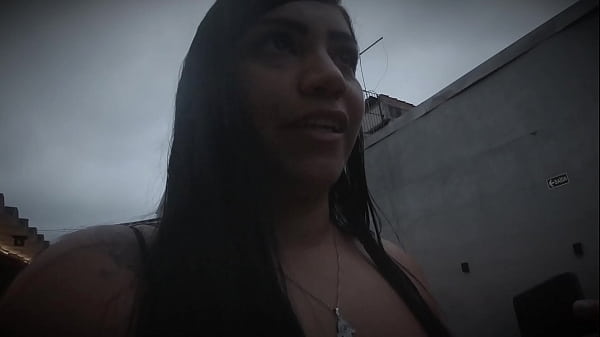 Corno Limpando Porra do Macho na Buceta da Esposa