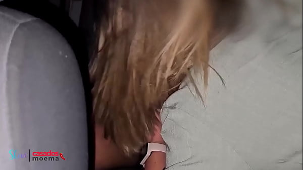 Fodendo a casada no carro do corno