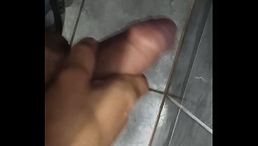Punheta muito gostosa do corno